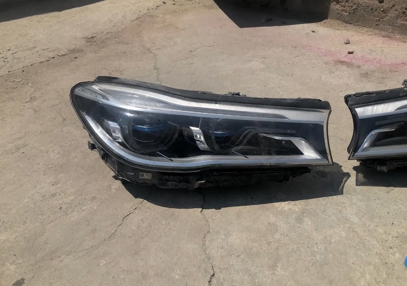 Передние фары от BMW G30